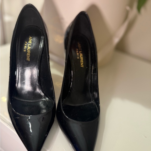 Saint Laurent Black Patent Heels with Gold Accent - Picture 9 of 10